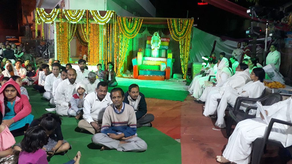 महाशिवरात्रि के पर्व पर अमरनाथ की विशाल झांकी